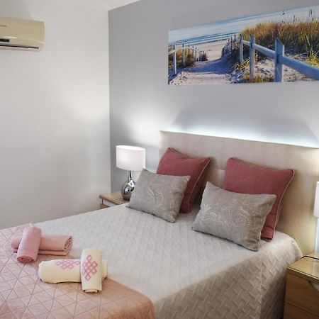 Rising Sun Apartment อัลบูเฟรา ภายนอก รูปภาพ
