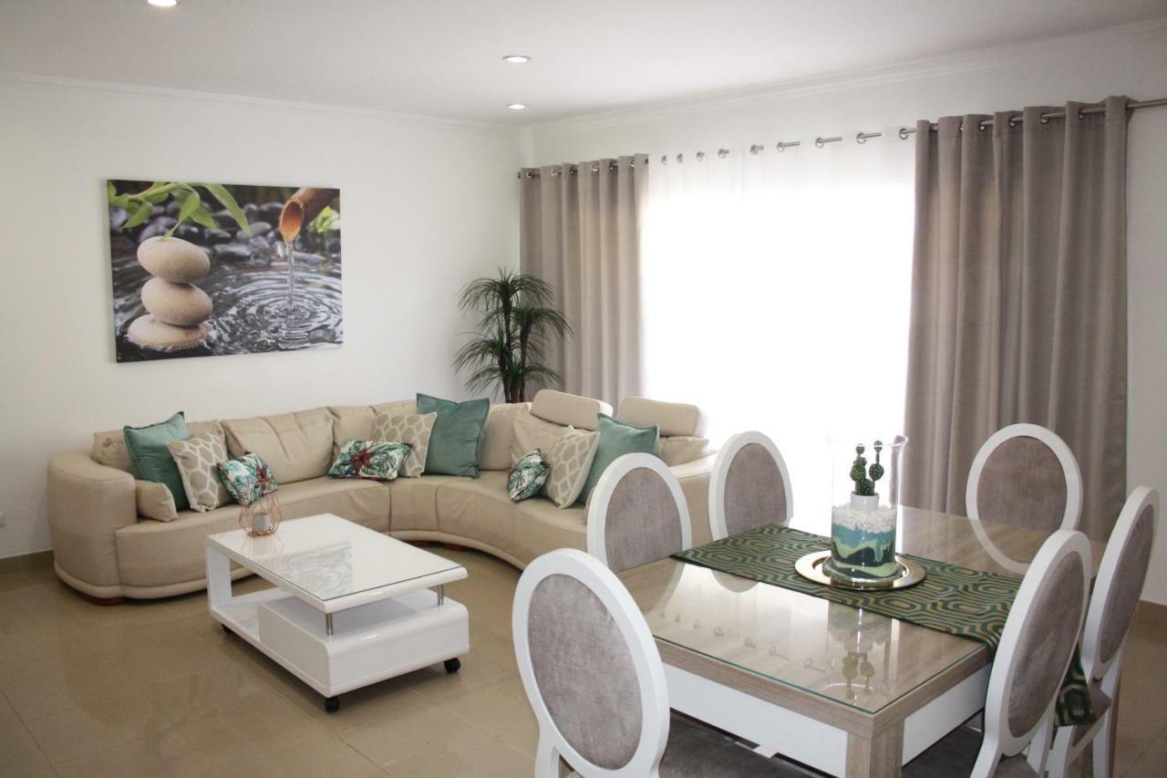 Rising Sun Apartment อัลบูเฟรา ภายนอก รูปภาพ